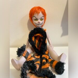 Living Dead Dolls In Wonderland JINX AS THE CHESHIRE CAT Orange Variant MEZCO